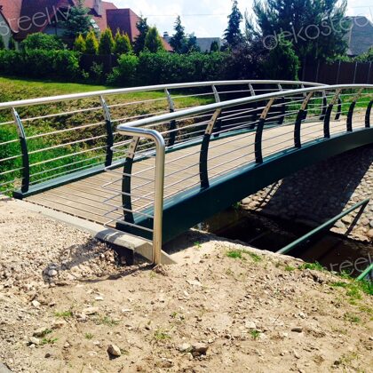 Nerūsējošā tērauda metāla margas.