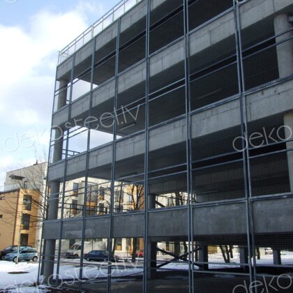 Cinkotas metāla margas.