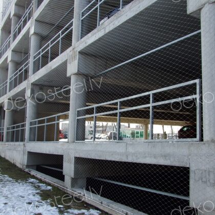 Cinkotas metāla margas.