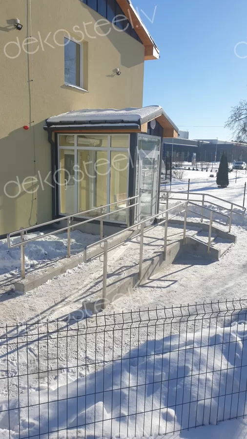 Nerūsējošā tērauda margas.