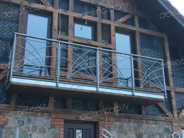 Cinkotas, krāsotas metāla margas.