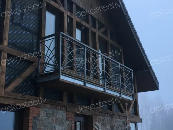Cinkotas, krāsotas metāla margas.