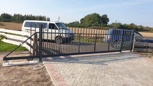 Bīdāmie vārti ar pulti