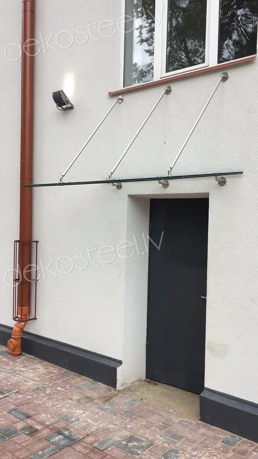 Triplex stikla jumtiņš