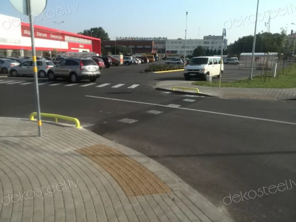Cinkotas krāsotas metāla barjeras auto stāvvietai